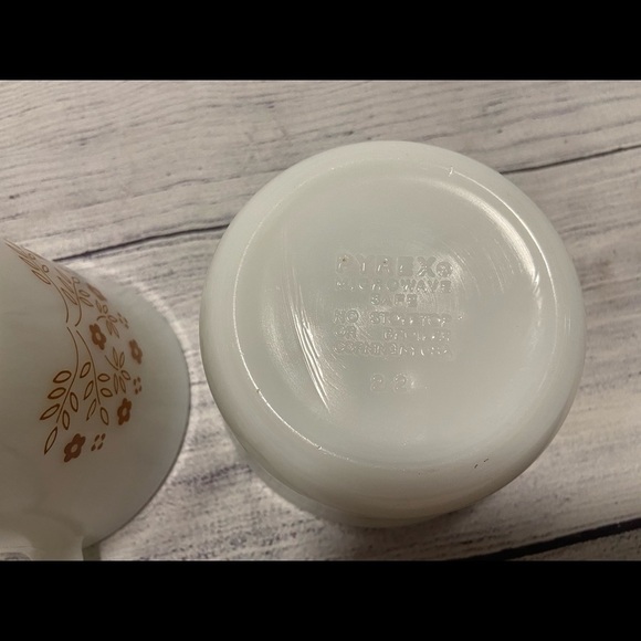 Pyrex Corning Summer Impressions CreamerSugar Bowl - Picture 8 of 11